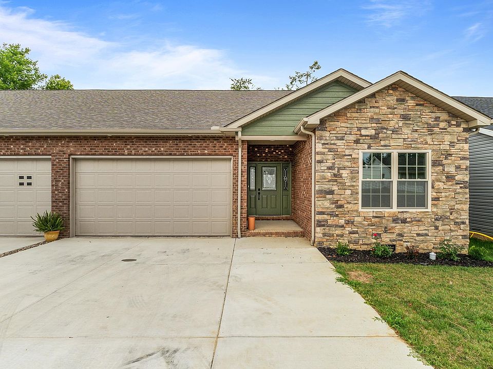 1st image of 227 Woodland Dr