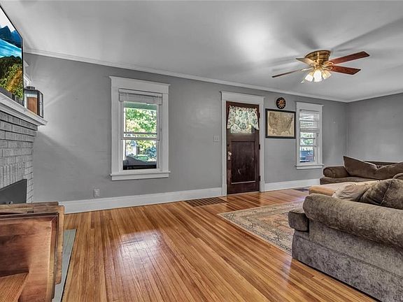 5th image of 285 North St
