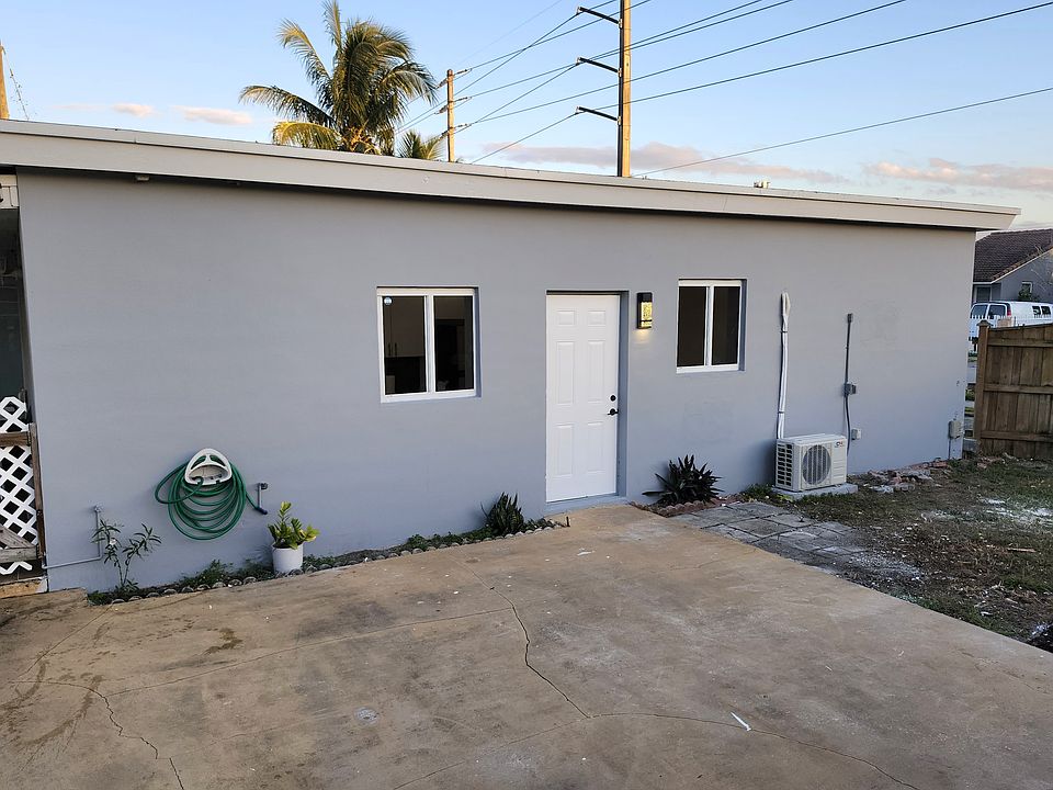 Outside of efficiency with private entrance and dedicated parking