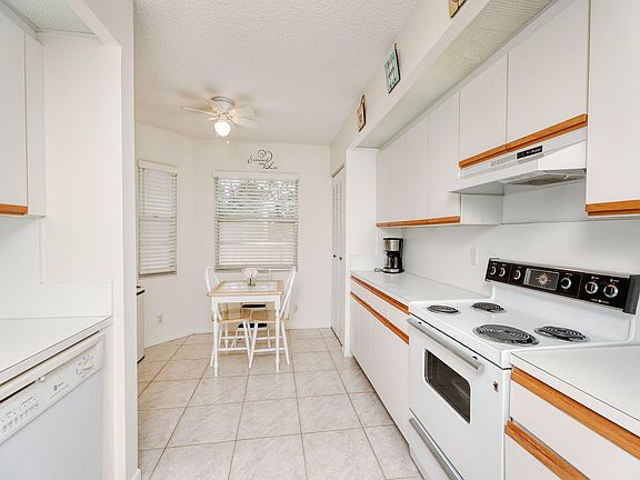 2nd image of 1502 Cayman Way #H2