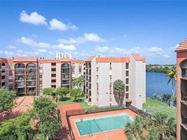 5199 NW 7th St APT 111, Miami, FL 33126