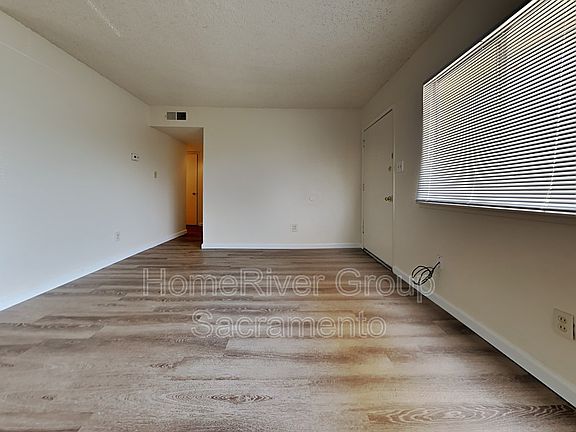 3rd image of 3624 Reel Cir