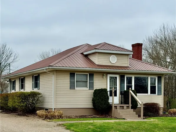 3260 5th St, Dresden, OH 43821