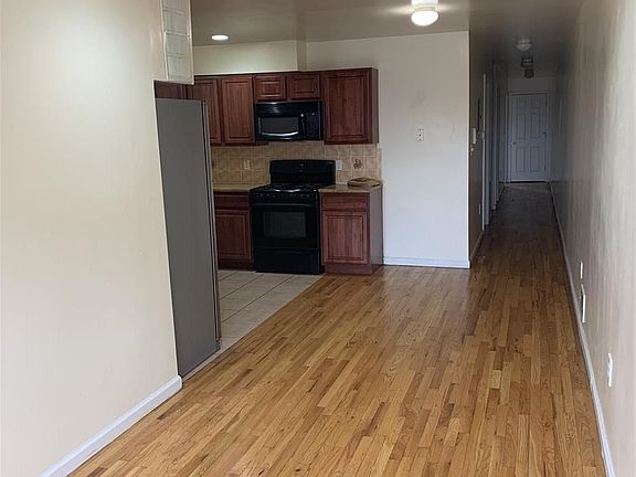 3rd image of 722 Grand St APT 1