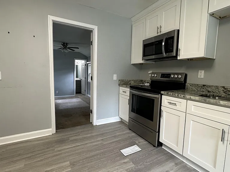 3301 Vimy Ridge Ave — Photo 5