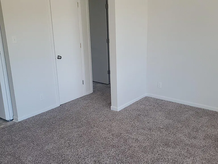 450 Old Edgemore Ln #19 — Photo 3