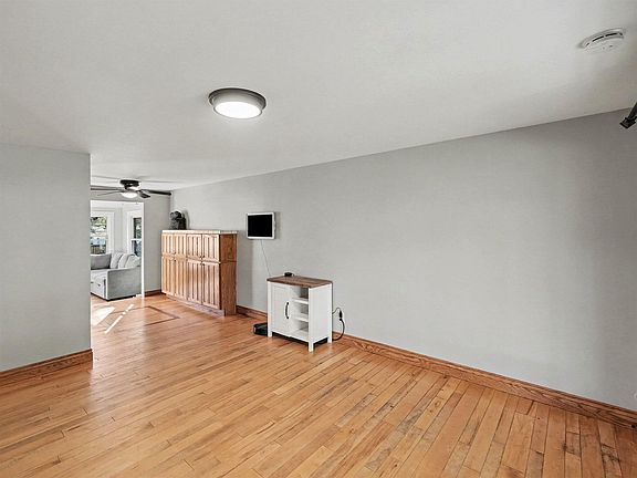 4th image of 5679 Juniper Dr