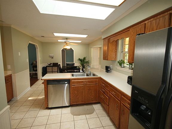 4th image of 1421 Blockford Ct W
