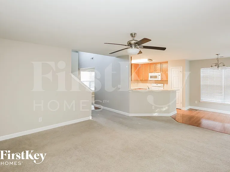 1011 Bridleside Dr — Photo 6