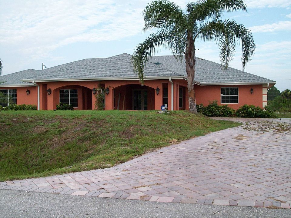 1st image of 1211 Plumosa Ave