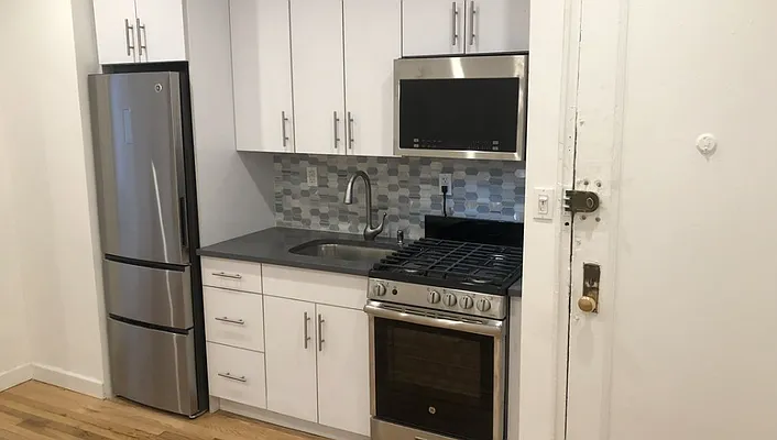 Rented by Waverly Realty Associates | media 40