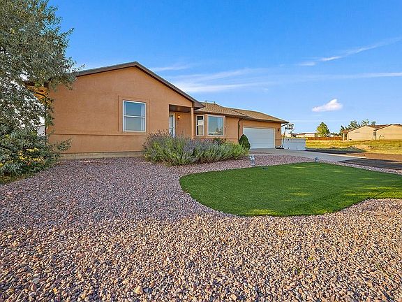 3rd image of 1327 W Camino Pablo Dr