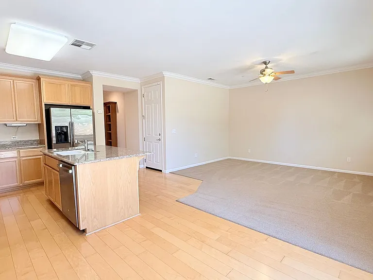 304 Karelian St — Photo 15