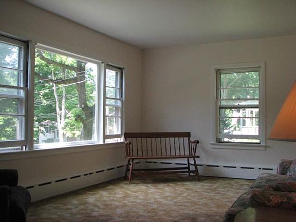 4th image of 181 Foshay Ave