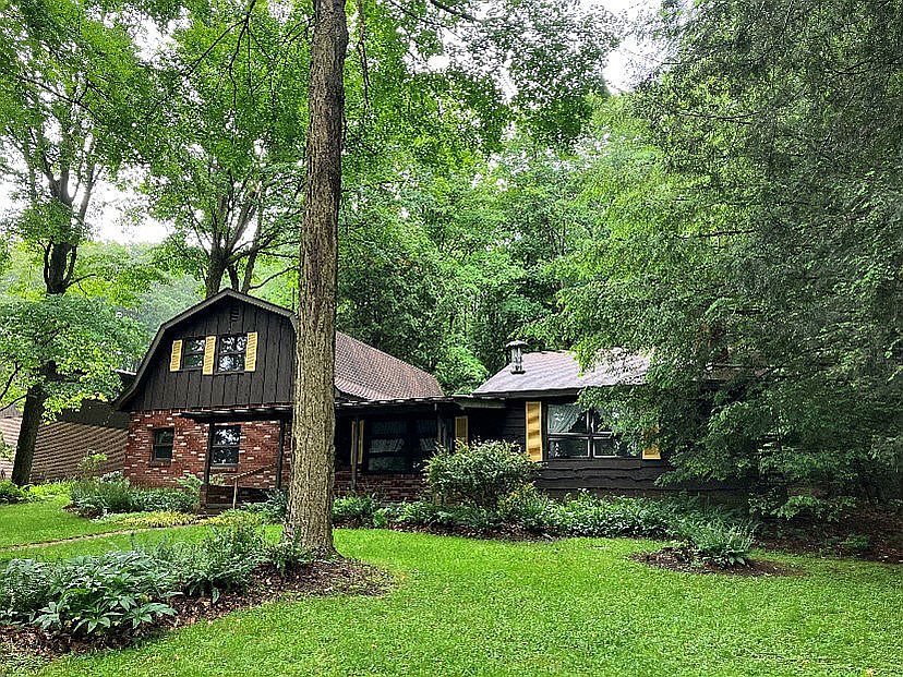 895 Peninsula Dr, Central City, PA 15926 Zillow