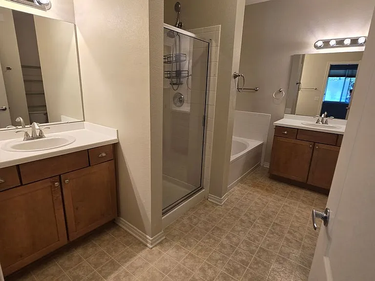 3601 E 103rd Cir #B13 — Photo 10