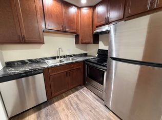 902 W Badger Rd APT 8, Madison, WI 53713