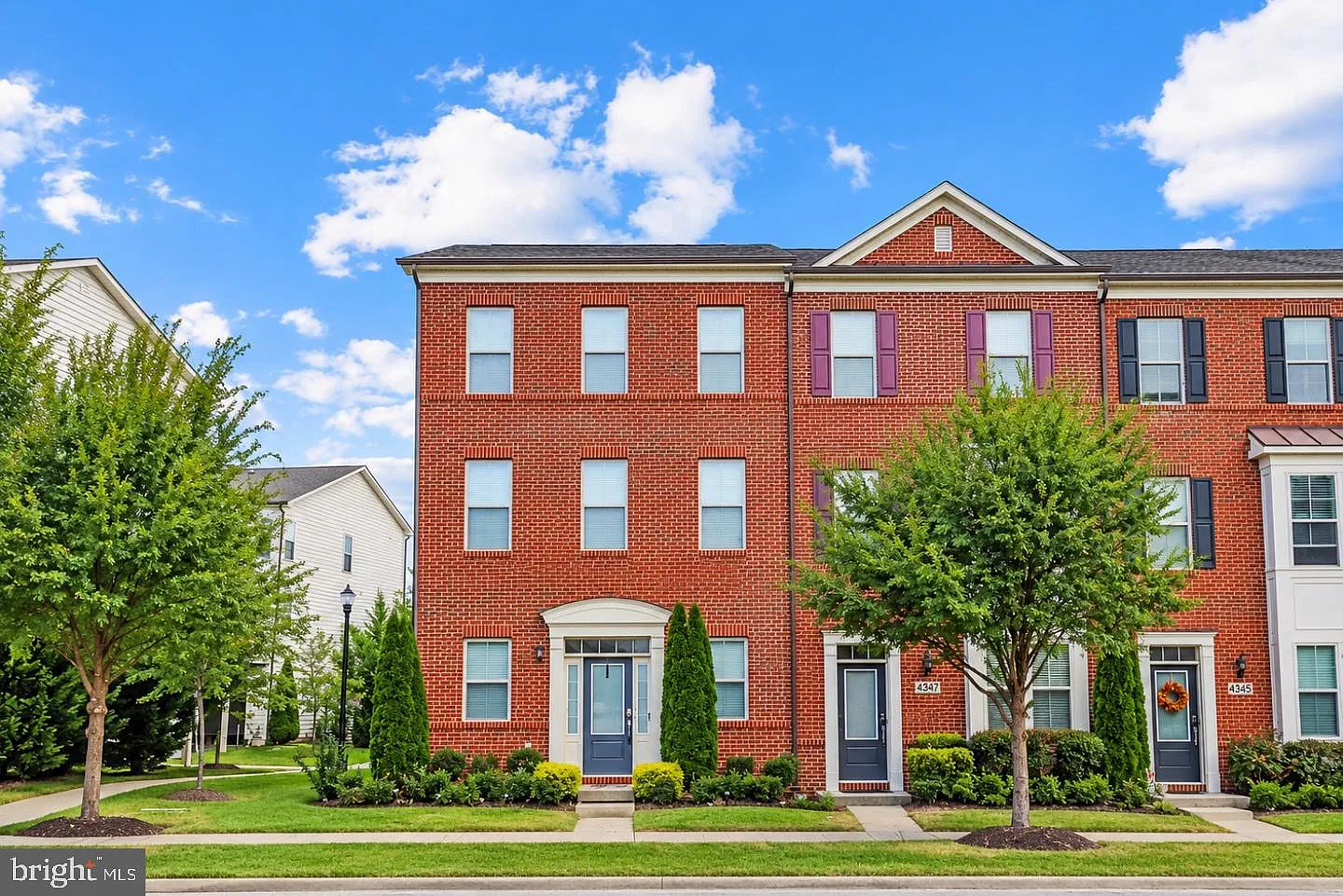 3 bed, 4.0 bath, 2398 sqft, $3,300 — Photo 1
