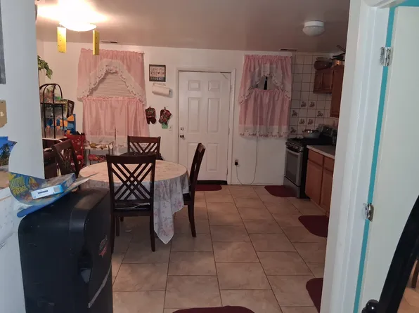 650 Williams Avenue image 17 of 41