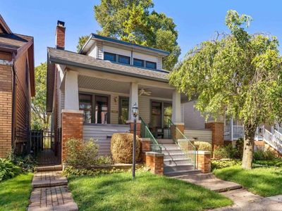 1081 Lakepointe St, Grosse Pointe Park, MI, 48230