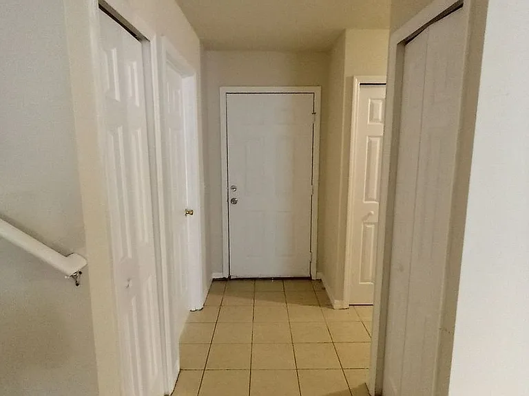 880 E Columbia Ave — Photo 17