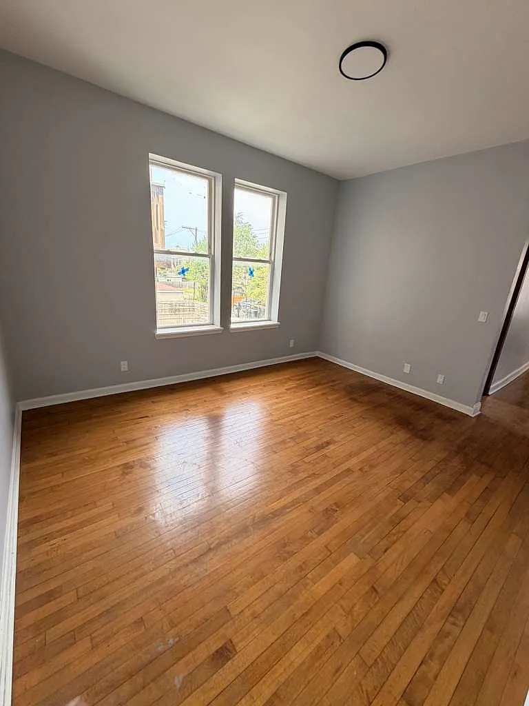 1555 South Millard Avenue - 2R — Photo 2