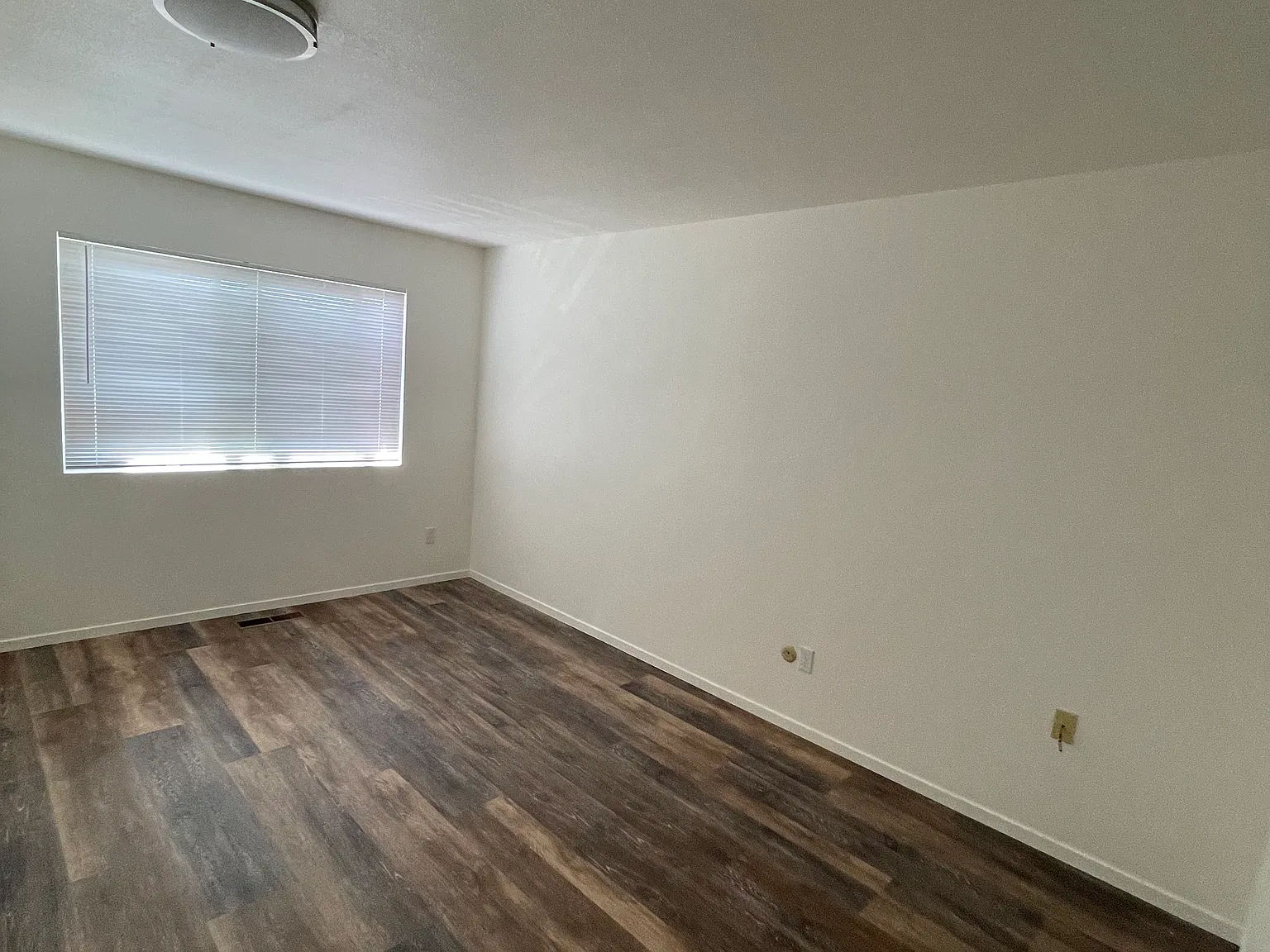 2 bed, 1.5 bath, 920 sqft, $2,950 — Photo 2