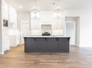 12301 SW 32nd St, Yukon, OK 73099