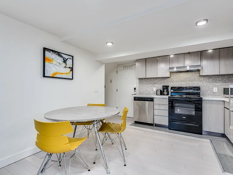 1425 Haro St #3 — Photo 9