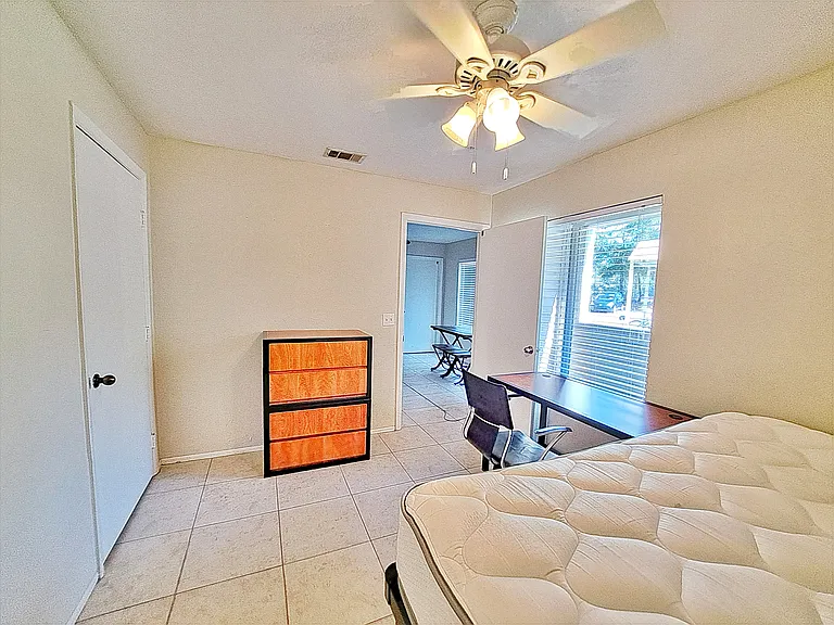 4000 SW 23rd St #1107 — Photo 6