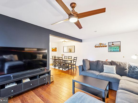 3rd image of 5604 Bloomfield Dr APT 3