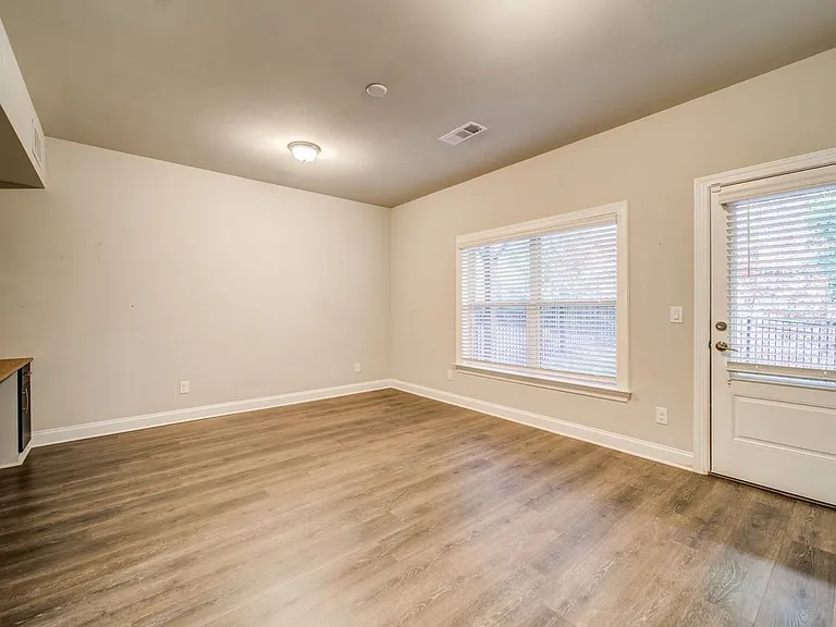 1363 Harris Way S — Photo 42
