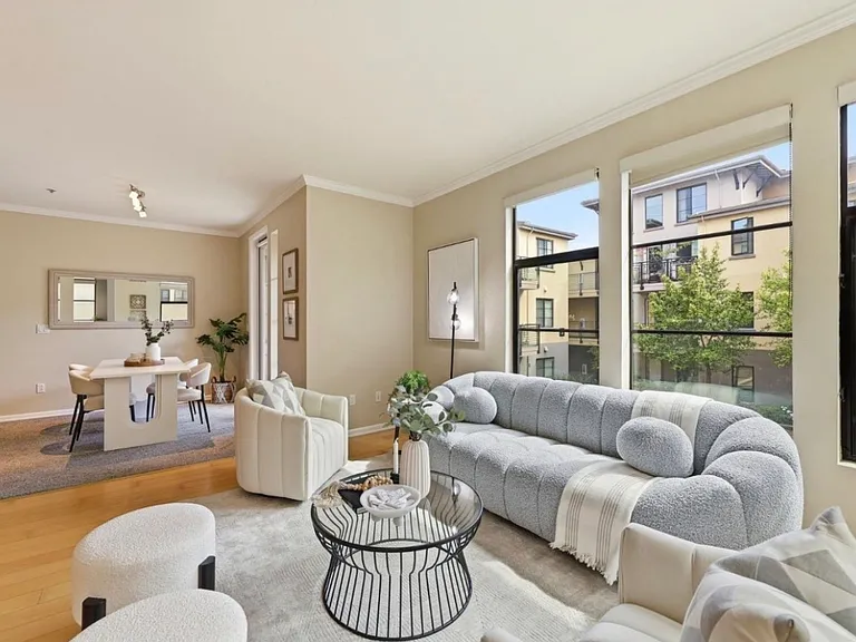 800 N 8th St #220 — Photo 14