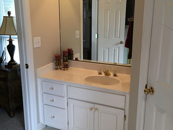 4th image of 488 Towne Lake Pl