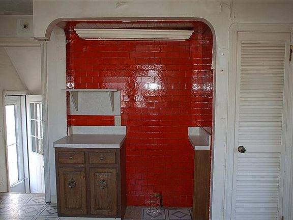 4th image of 27185 Oriole Ave