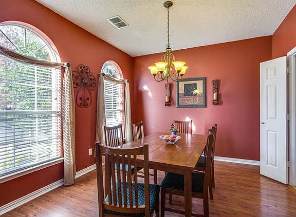 4th image of 1377 Colby Dr