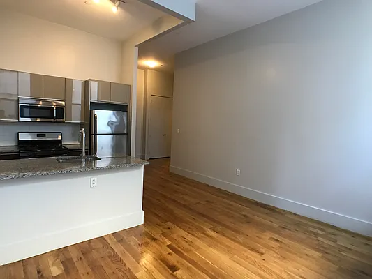 Rented by City Vista Inc | media 21