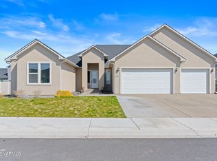 1545 Valhalla Loop, Selah, WA 98942