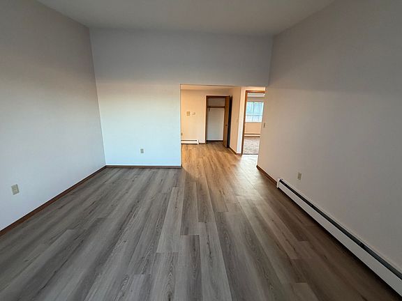 4th image of 2709 Humboldt Rd #8