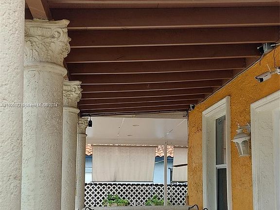 4th image of 1629 NW 29th Ct