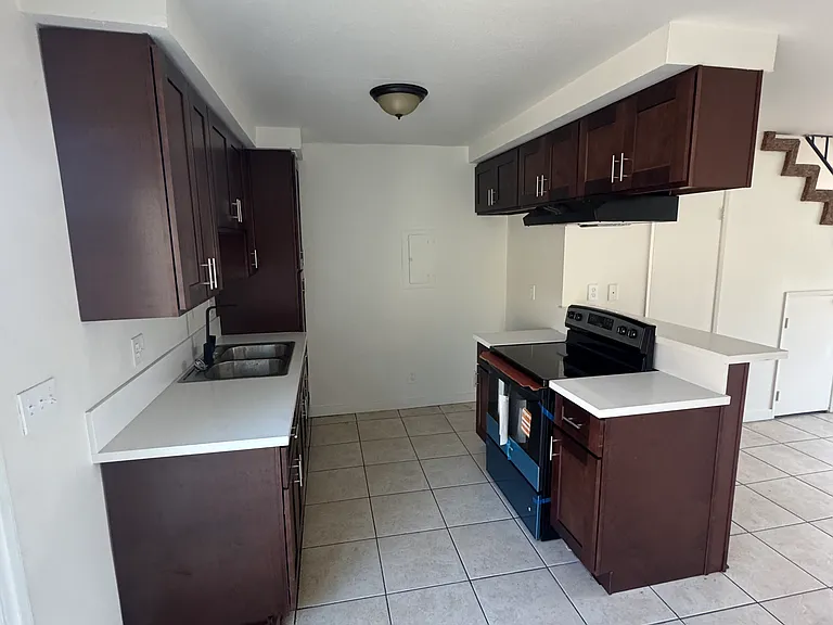 13631 S Euclid St #6 — Photo 2