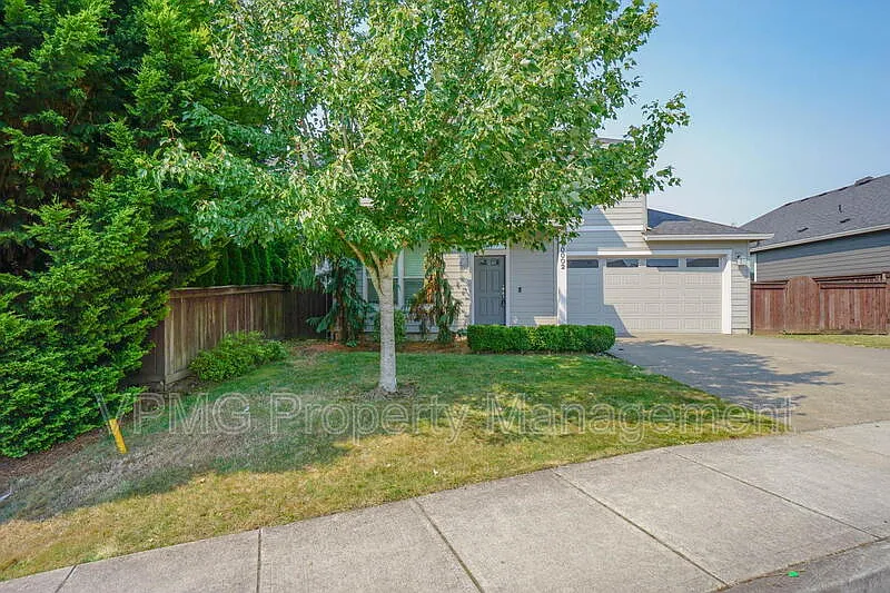 4 bed, 2.5 bath, 2161 sqft, $3,295 — Photo 3