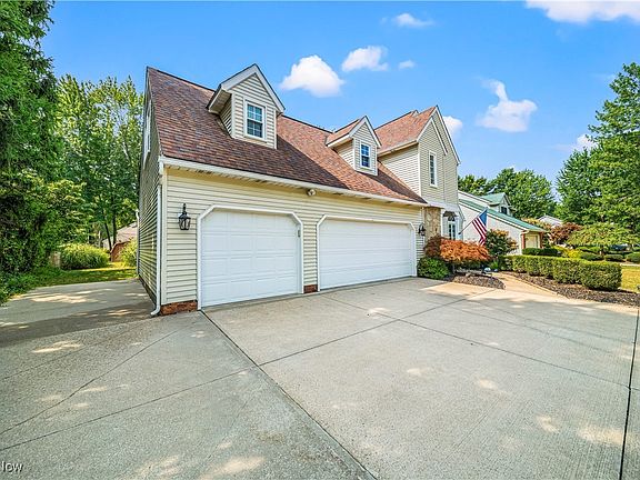 3rd image of 7802 Barnaby Ln