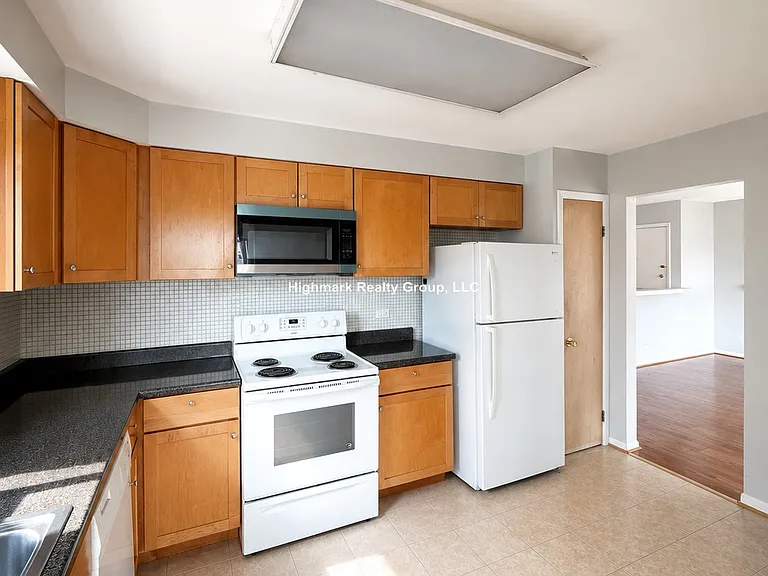 8644 Skokie Blvd #302A — Photo 2