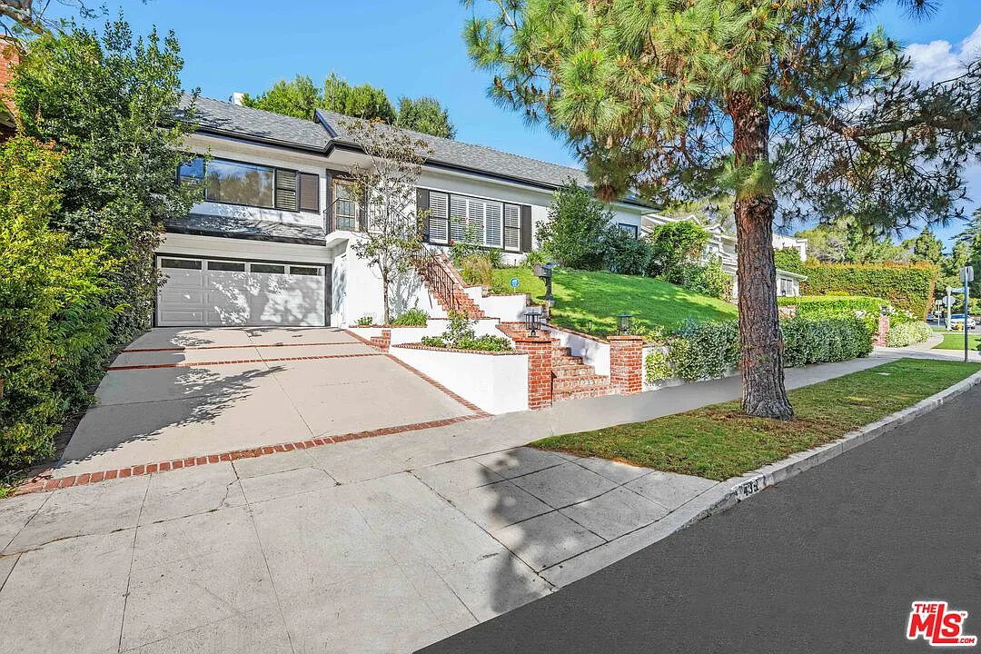 3 bed, 2.5 bath, 2175 sqft, $11,995 — Photo 1