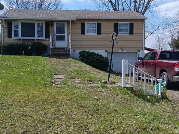 21667 Golden Dr, Meadville, PA 16335