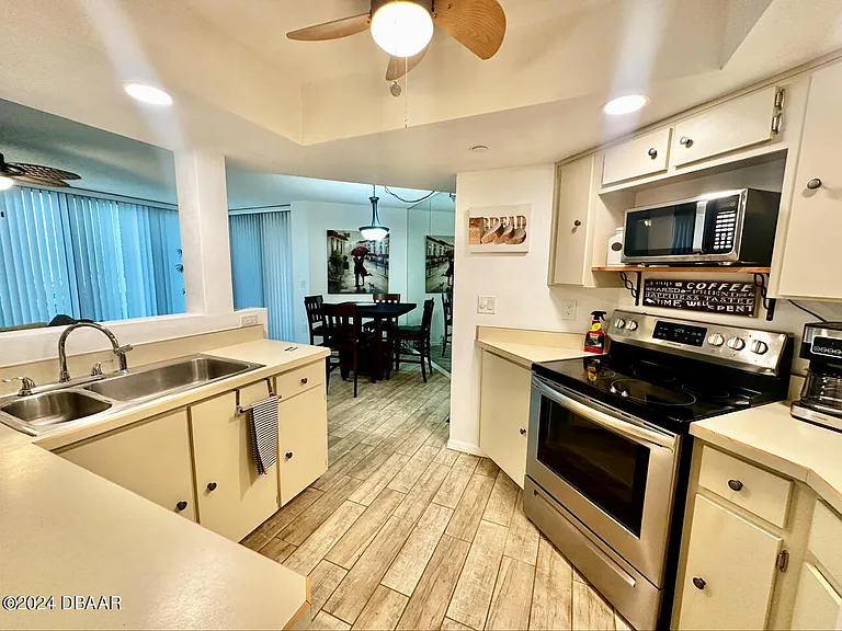 1 Oceans West Blvd #4B5 — Photo 14