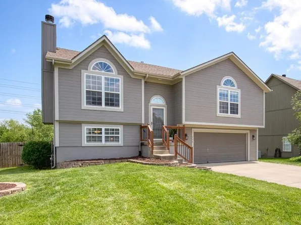 719 Derby St, Raymore, MO 64083