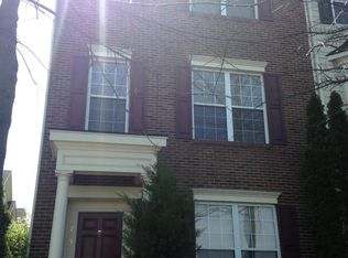 725 Harbor Side St, Woodbridge, VA 22191