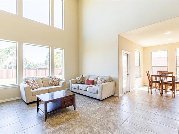 4th image of 2511 San Esteban St